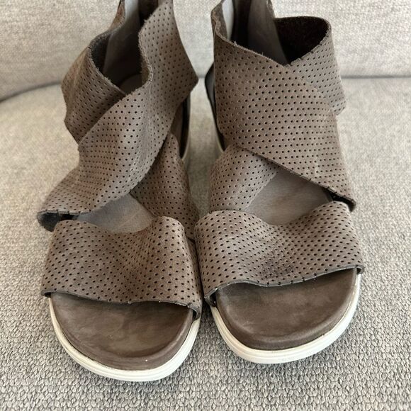 Eileen Fisher Platform Sport Sandals Strappy Perforated Suede Brown Size 6.5 - Picture 6 of 11